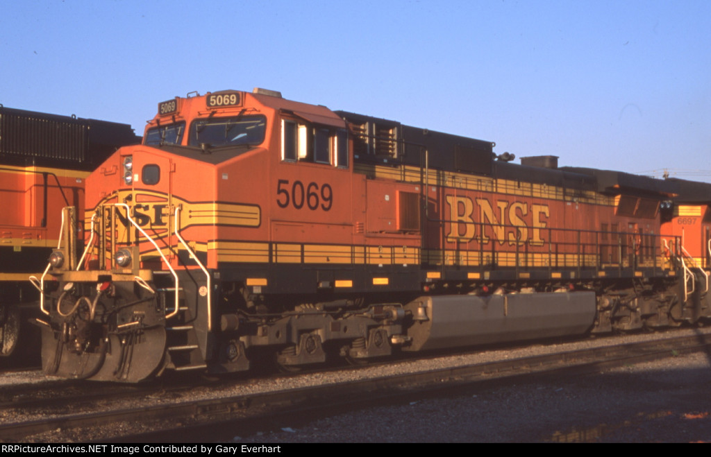 BNSF D9-44CW #5069